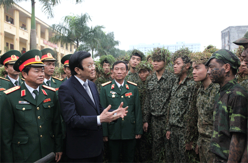 ประธานประเทศเวียดนามTrương Tấn Sang อวยพรผู้บังคับบัญชาและทหาร