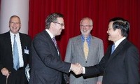 ประธานประเทศเวียดนามTrương Tấn Sangให้การต้อนรับประธานสภาธุรกิจสหรัฐอาเซียน
