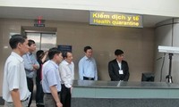  ตรวจการป้องกันโรคไข้หวัดนกAH7N9 ที่สนามบินนานาชาติNội Bài