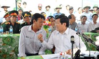 ประธานประเทศTrương Tấn Sang เยือนเกาะLý Sơn จังหวัด Quảng Ngãi