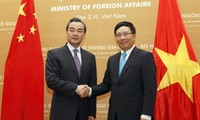 รัฐมนตรีต่างประเทศเวียดนามเจรจากับรัฐมนตรีต่างประเทศจีน