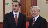 เลขาธิการใหญ่พรรคคอมมิวนิสต์เวียดนามให้การต้อนรับรัฐมนตรีต่างประเทศจีนหวางอี้
