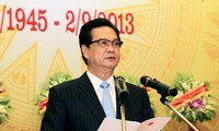 นายกรัฐมนตรีเวียดนามเหงียนเติ้นหยุงเข้าร่วมงานแสดงสินค้าอาเซียน– จีน 