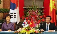 ประธานาธิบดีสาธารณรัฐเกาหลีเสร็จสิ้นการเยือนเวียดนามด้วยผลสำเร็จอย่างงดงาม