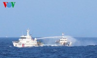 เรือจีนเข้าปิดล้อมเรือประมงและขัดขวางเรือบังคับใช้กฎหมายของเวียดนามในบริเวณที่ติดตั้งแท่นขุดเจาะ
