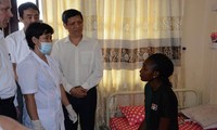  กระทรวงสาธารณสุขเฝ้าระวังนักศึกษาสามคนที่เดินทางจากประเทศที่มีการแพร่ระบาดของเชื้อไวรัสอีโบลา