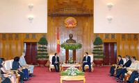 นายกรัฐมนตรีเวียดนามให้การต้อนรับนักข่าวที่เข้าร่วมการประชุมประจำปีเครือข่าวสื่อสารเอเชีย