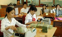 ธนาคารชาติเวียดนามตั้งเป้าไว้ว่า ปี๒๐๑๕ การชำระเงินจะเพิ่มขึ้นร้อยละ๑๖ถึงร้อยละ๑๘
