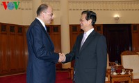 นายกรัฐมนตรีเวียดนามให้การต้อนรับอดีตนายกรัฐมนตรีอิตาลีและสมาคมมิตรภาพสาธารณรัฐเกาหลี– เวียดนาม