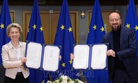 Великобритания и ЕС официально подписали «Соглашение о торговле и сотрудничестве» после Брексит