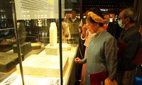 Открытие выставки, посвященной императору Зя Лонгу