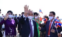 Президент Вьетнама Нгуен Суан Фук прибыл в Лаос с официальным дружественным визитом