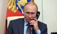 Президенты России и Франции провели телефонный разговор по вопросу миграционного кризиса.