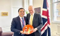 Госсекретарь Министерства международной торговли Великобритания и посол Вьетнама обсудили вопрос активизации сотрудничества
