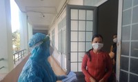 Медсестра заботится о пациентах с коронавирусом