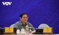 Премьер-министр Фам Минь Тинь принял участие в онлайн-конференции по подведению итогов 2022-2023  учебного года и подготовке к новому учебному году