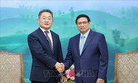 Премьер-министр Фам Минь Тинь провел встречу с зампредседателя, генеральным директором технологической корпорации Amkor