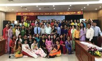 Nâng cao việc dạy và học tiếng Việt cho người Việt Nam ở nước ngoài