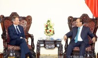 Thủ tướng Nguyễn Xuân Phúc tiếp Giám đốc quốc gia WB tại VN và Chủ tịch Tập đoàn Warburg Pincus, Mỹ