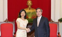 Trưởng ban Kinh tế Trung ương Nguyễn Văn Bình tiếp Đại sứ Canada và Đại sứ Pháp tại Việt Nam
