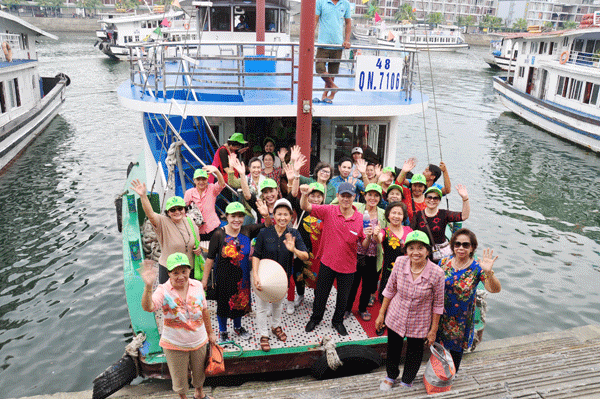 Đoàn cựu giáo viên kiều bào Thái Lan thăm Quảng Ninh và Vịnh Hạ Long
