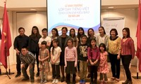 Khai giảng lớp học tiếng Việt đầu tiên cho con em kiều bào Việt Nam tại Hà Lan