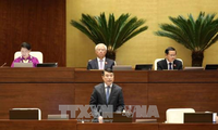 Thống đốc Ngân hàng Nhà nước Lê Minh Hưng trả lời chất vấn của các đại biểu Quốc hội
