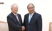 Thủ tướng Nguyễn Xuân Phúc tiếp Chủ tịch Tập đoàn CJ (Hàn Quốc) 