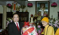 Chủ tịch UBMTTQ Việt Nam Trần Thanh Mẫn thăm, chúc Tết Trưởng lão Hòa thượng Thích Phổ Tuệ
