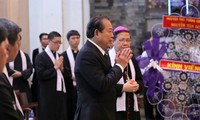 Phó Thủ tướng Trương Hoà Bình viếng Đức Tổng Giám mục Phao lô Bùi Văn Đọc