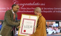 Thượng tọa Thích Đức Thiện - người Việt Nam đầu tiên được nhận Huân chương Padma Shri của Nhà nước Ấ