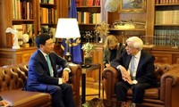  Phó Thủ tướng Phạm Bình Minh hội kiến lãnh đạo Quốc hội Hy Lạp
