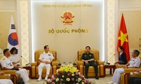 Tổng Tham mưu trưởng QĐND Việt Nam tiếp Tư lệnh Hải quân Hàn Quốc