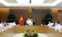Thủ tướng Nguyễn Xuân Phúc chủ trì họp về chiến lược biển