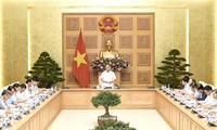 Thủ tướng Nguyễn Xuân Phúc chủ trì họp về hỗ trợ khẩn cấp nhà ở cho hộ dân mất nhà do lũ quét và sạt lở đất