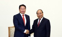 Thủ tướng Nguyễn Xuân Phúc tiếp Chủ tịch Tập đoàn SK Group, Hàn Quốc