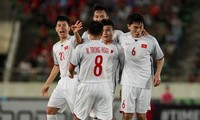 Thắng Lào 3-0, đội tuyển Việt Nam khởi đầu AFF Suzuki Cup thuận lợi 
