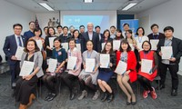Australia tiếp tục hỗ trợ cựu sinh Việt Nam đóng góp cho phát triển toàn diện của đất nước