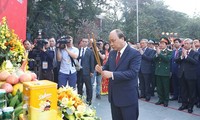Thủ tướng Nguyễn Xuân Phúc dâng hương tại Lễ hội kỷ niệm 230 năm Chiến thắng Ngọc Hồi – Đống Đa