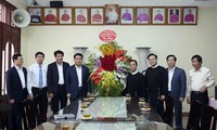Chủ tịch UBND thành phố Hà Nội chúc mừng Linh mục Trịnh Ngọc Hiên