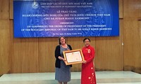 Trao Huân chương Hữu nghị tặng người phụ nữ Mỹ tích cực hỗ trợ nạn nhân da cam Việt Nam