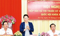 Chủ tịch Quốc hội Nguyễn Thị Kim Ngân tiếp xúc cử tri tại huyện Phong Điền, Thành phố Cần Thơ