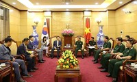 Đoàn các sĩ quan Quân đội Hàn Quốc thăm hữu nghị Việt Nam
