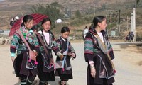 Đặc trưng trang phục của phụ nữ dân tộc Mông Trắng, Hà Giang