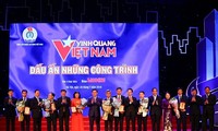 Tôn vinh 19 tập thể, cá nhân trong Chương trình “Vinh quang Việt Nam” lần thứ XV