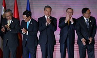  Phó Thủ tướng, Bộ trưởng Ngoại giao Phạm Bình Minh dự Hội nghị Bộ trưởng Ngoại giao ASEAN với các đối tác