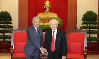 Tổng Bí thư, Chủ tịch nước Nguyễn Phú Trọng tiếp Thủ tướng Chính phủ Malaysia Mahathir Mohamad