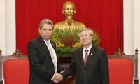 Thường trực Ban Bí thư Trần Quốc Vượng tiếp Đoàn đại biểu Đảng Cộng sản Cuba