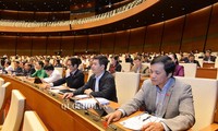 Quốc hội biểu quyết thông qua Bộ luật Lao động (sửa đổi)