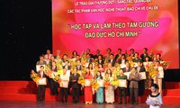 Giải thưởng sáng tác và quảng bá tác phẩm VHNT, báo chí về học tập làm theo tư tưởng đạo đức phong cách Hồ Chí Minh